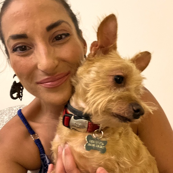 Meet your Posher, Elle Em (long for LM, short for LisaMarie). - Picture 1 of 7